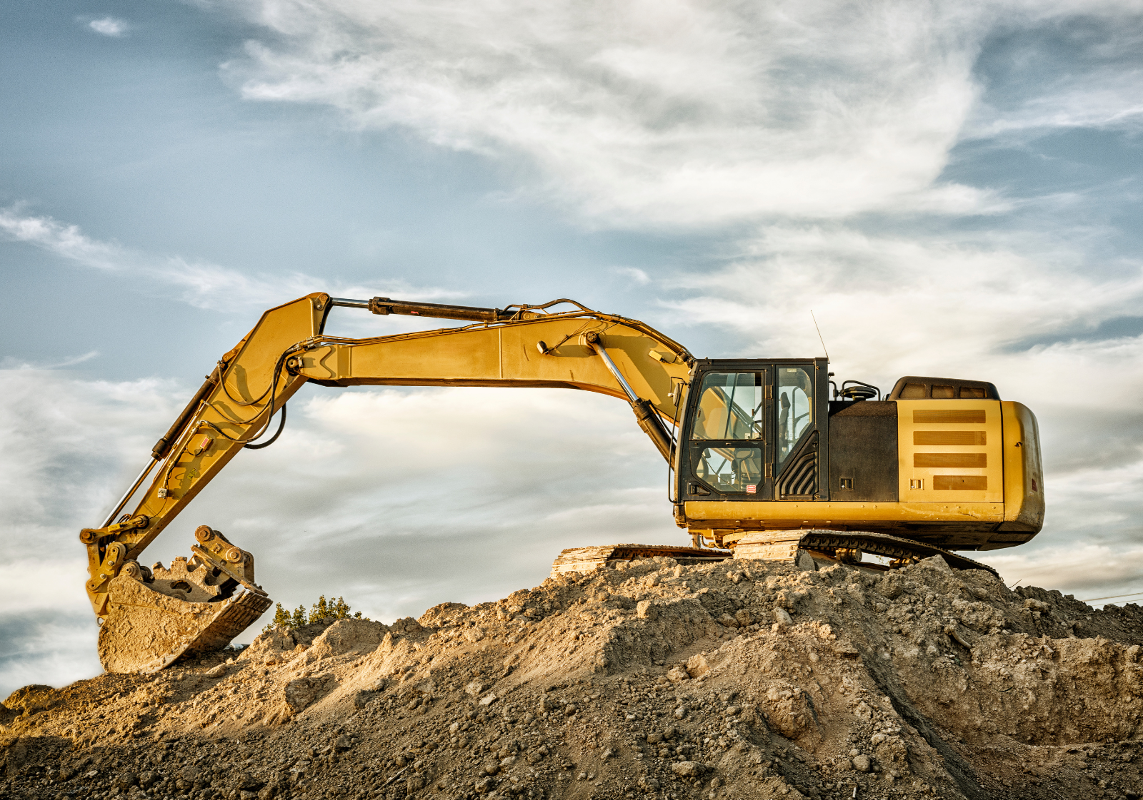 Cranes Running Smoothly with Shaheen’s Top-Quality Parts